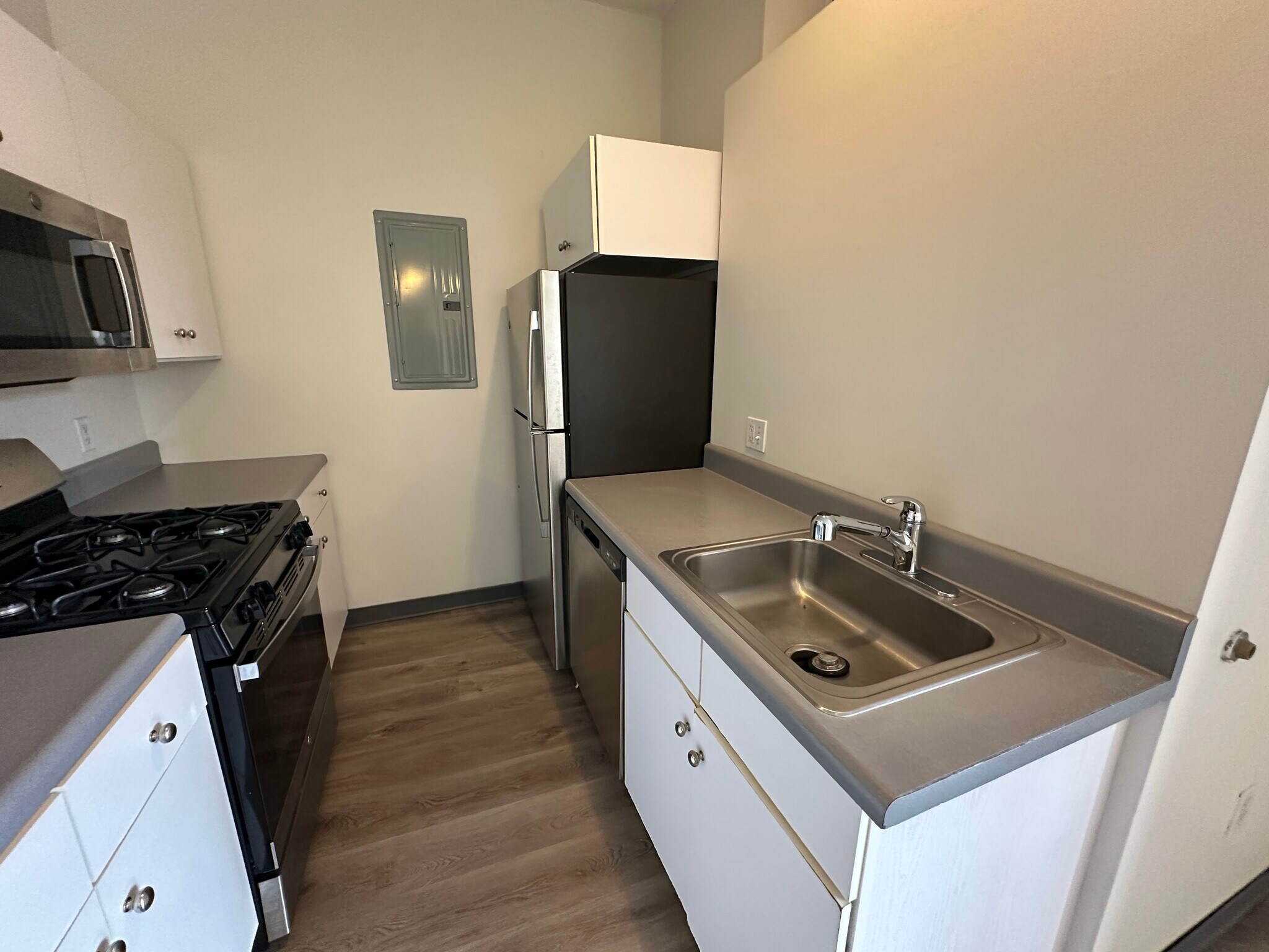 Building Photo - 211 E Berkeley St