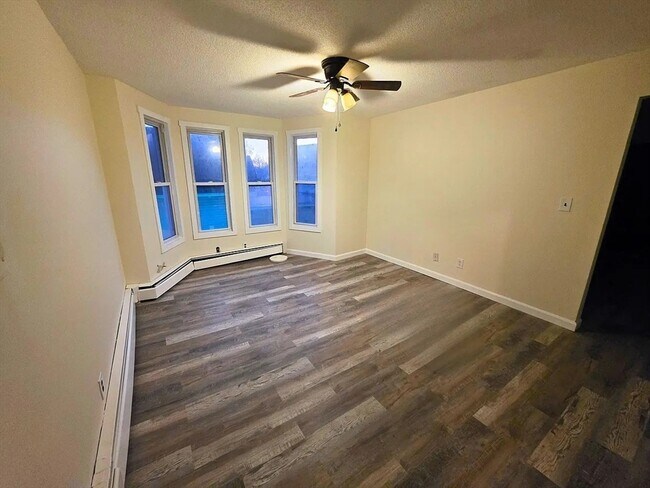 Building Photo - 18 Barclay St