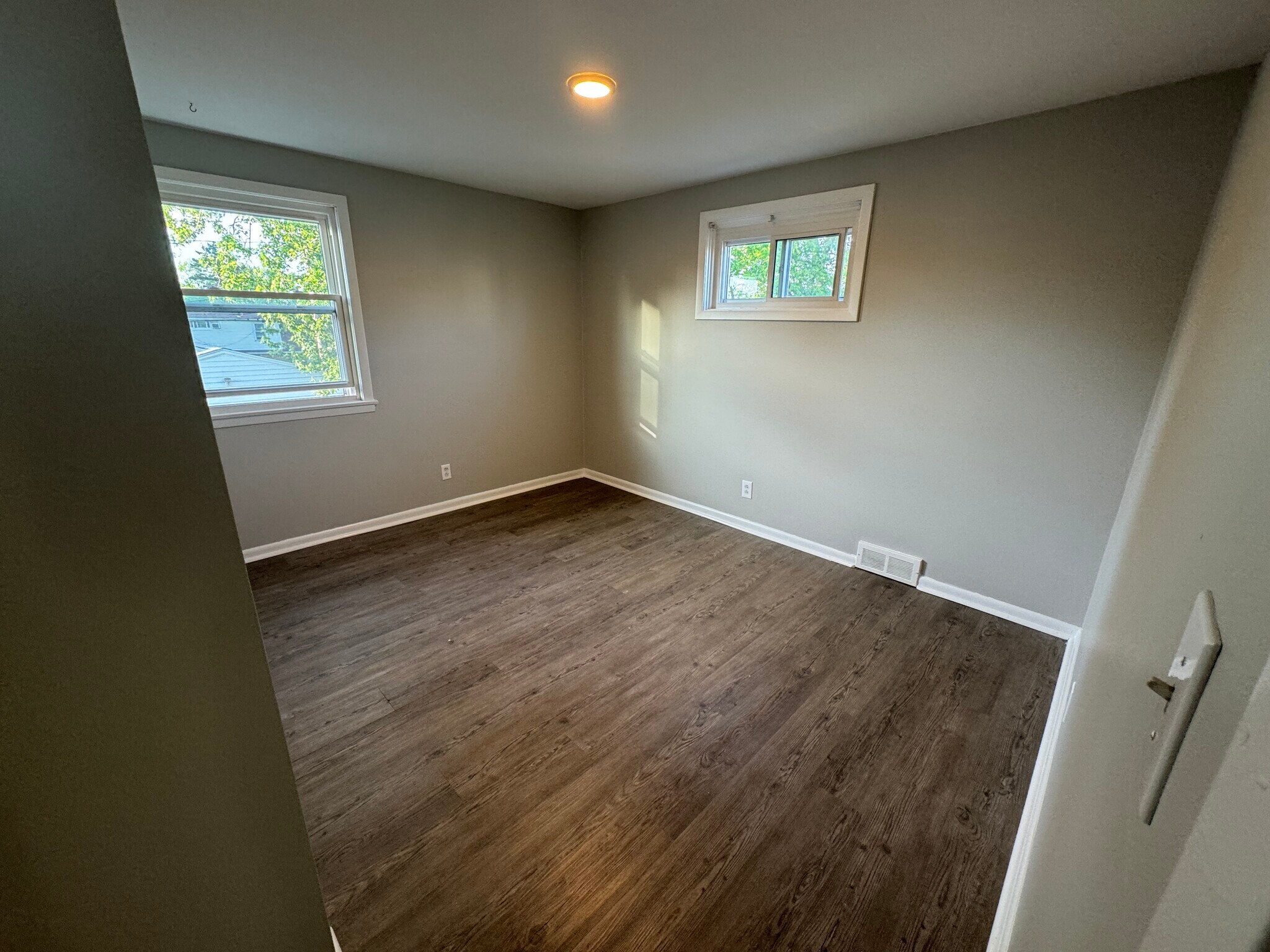 Building Photo - 72 Bannard Ave