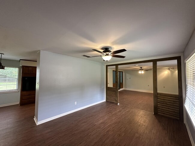 Building Photo - 11 Camelia Dr