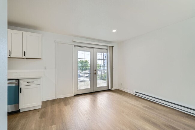 Building Photo - Spacious 1bed/1bath Apartment in West Seat...