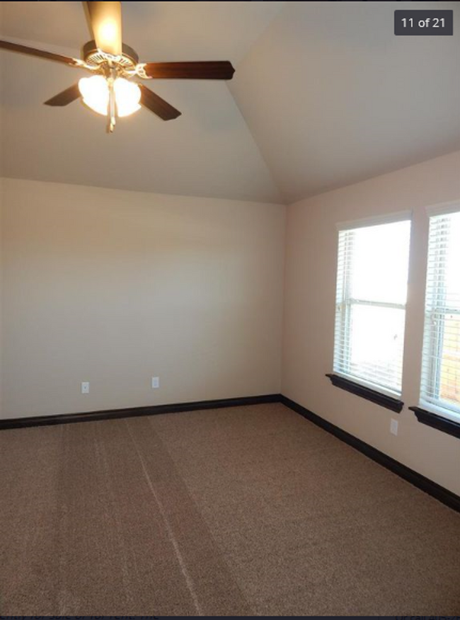 Building Photo - $1000.00 OFF 1ST MONTH RENT