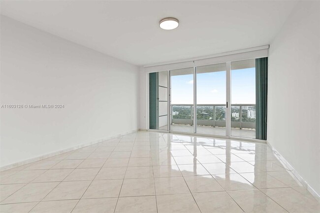 Building Photo - 2127 Brickell Ave