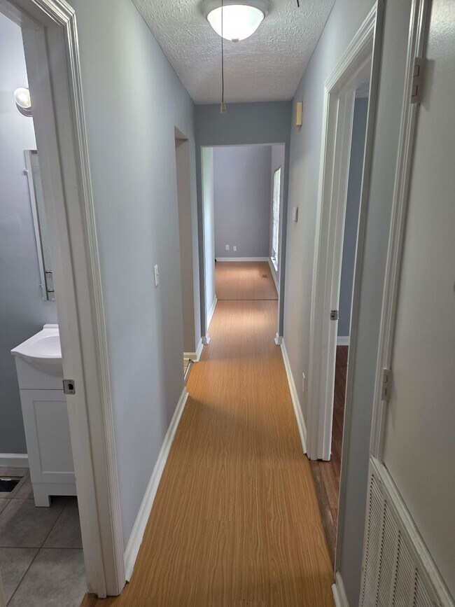 Building Photo - Three bedroom two bath Mt. Juliet just remodeled only $2,100
