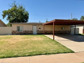 Building Photo - Spacious 3 Bed, 2 Bath Home with 2 car carport!