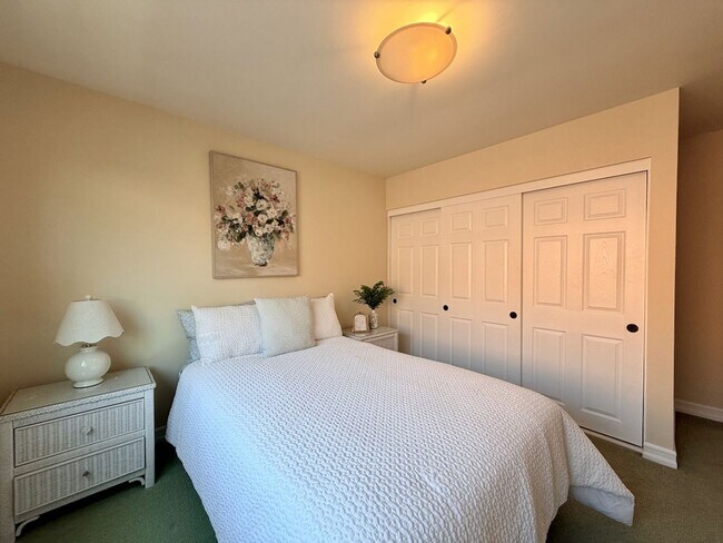 Building Photo - For Rent Available Now - Furnished House 3+BR 2.5Ba in Del Mar, charming furnished home in the hi...