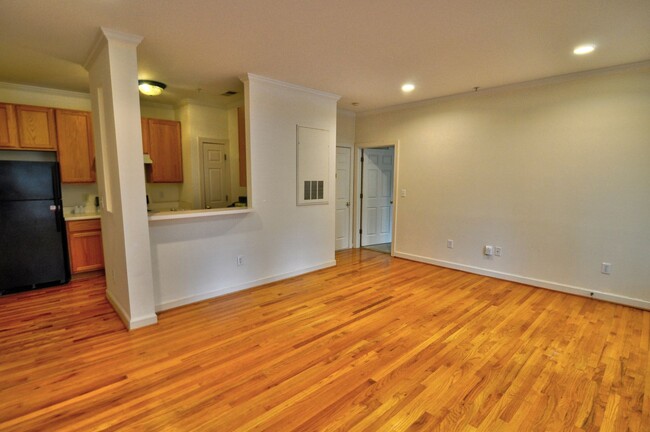 Building Photo - Cozy One Bedroom in Southern Village!