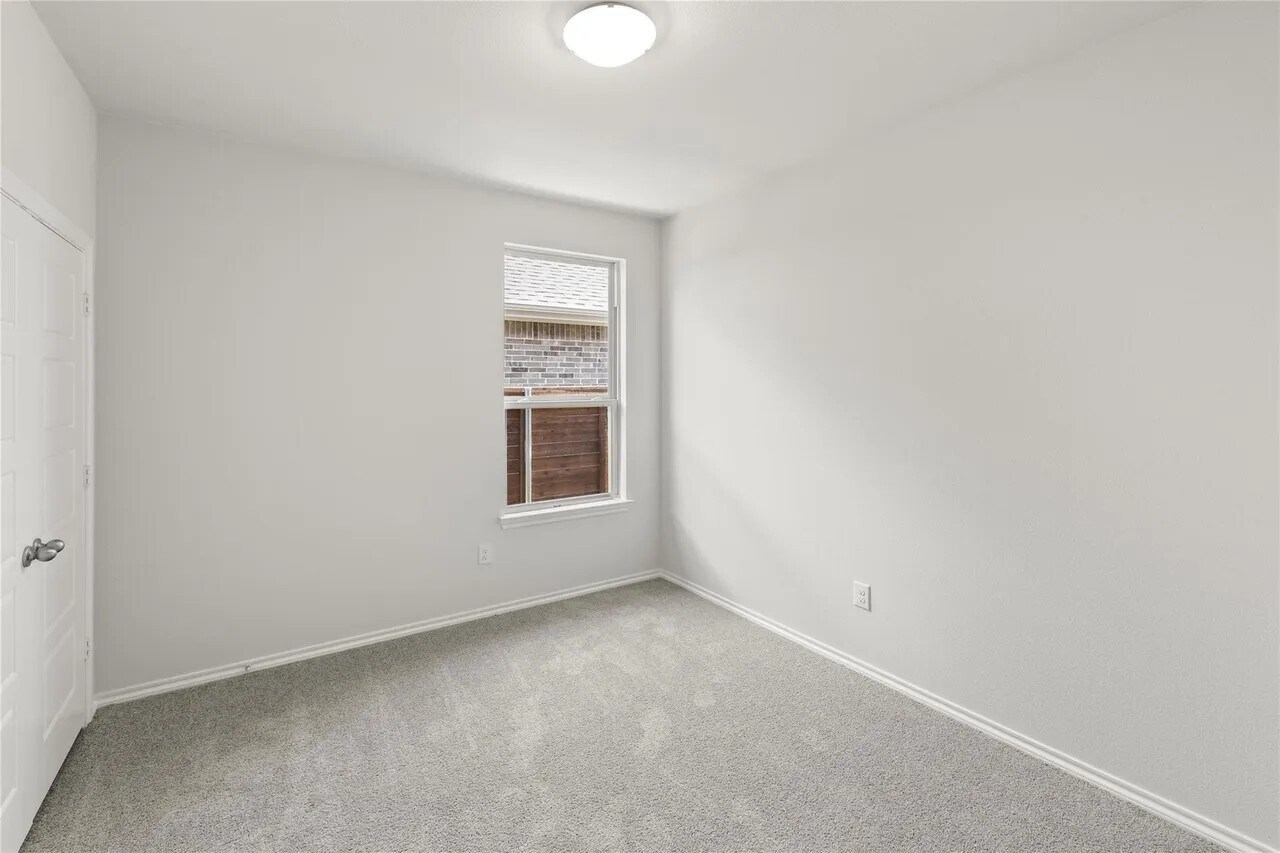 1st BR - 2004 Poppy Way