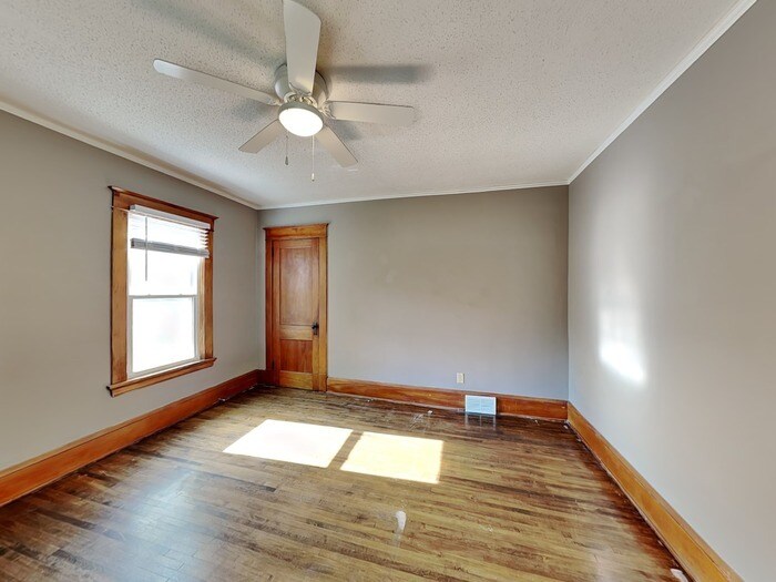 Building Photo - 1403 Barclay St
