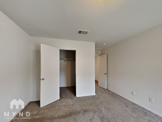 Building Photo - 9405 Apple Ridge Ln