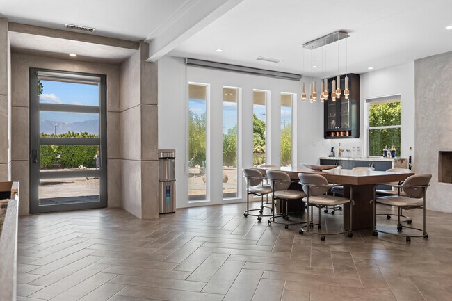 Building Photo - 41750 Hermitage Dr