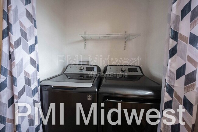 Building Photo - 18058 Cristin Way