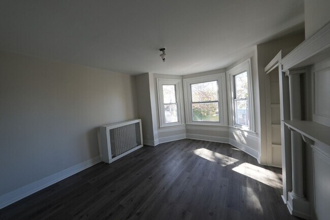 Building Photo - 1829 S 58th St