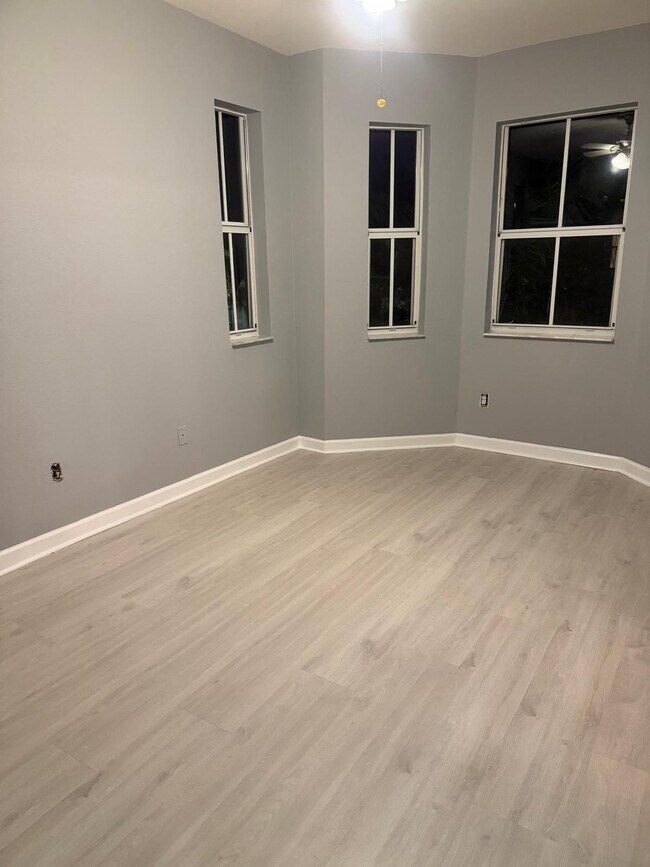 Building Photo - 3501 Shoma Dr