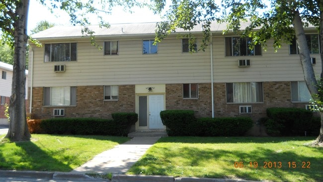 Primary Photo - JFK Manor