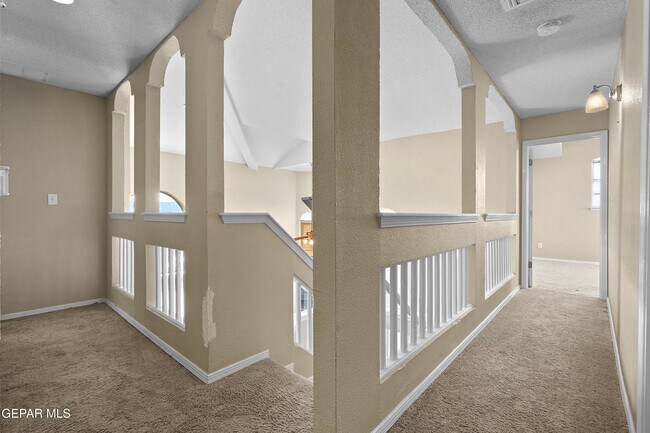 Building Photo - 3820 Tierra Campa Dr