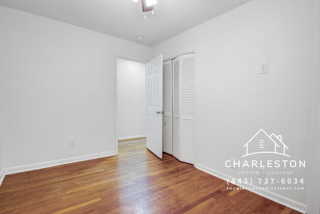 Building Photo - 816 E Estates Blvd