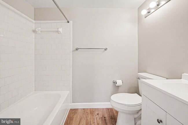 Building Photo - 4 Juliet Ln