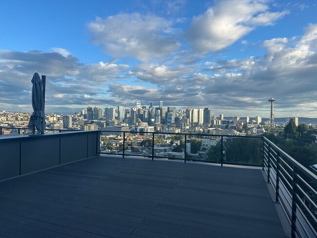 Building Photo - Stunning Queen Anne Home - Incredible Views! Available 10/1/2026!