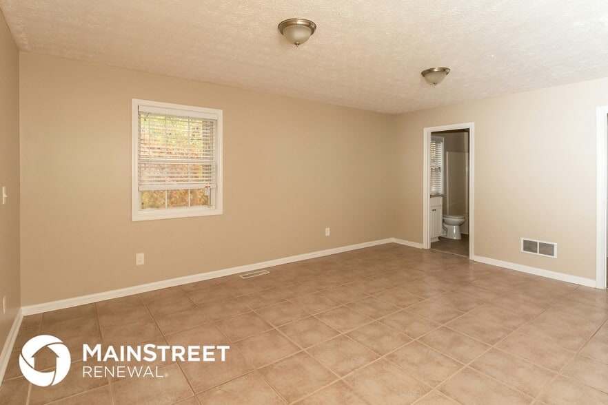 Building Photo - 127 Kingswood Dr