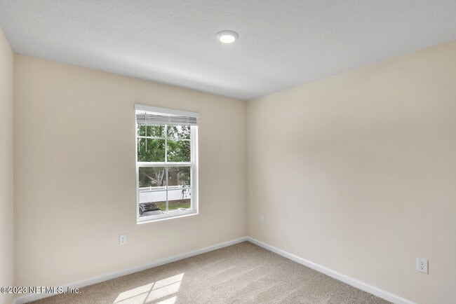 Building Photo - 448 Running Wds St