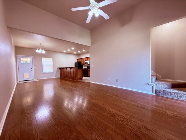 Building Photo - 3104 SW Deerfield Blvd