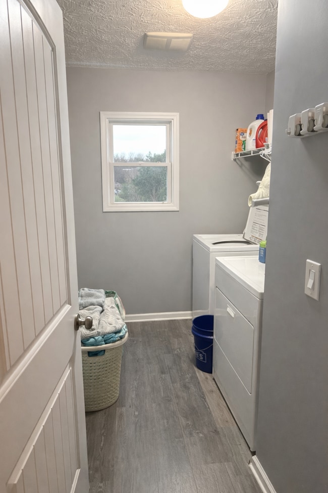 Building Photo - IRISH LANE