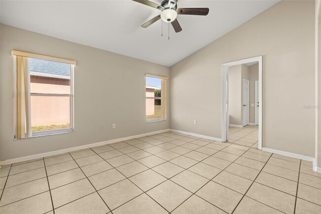 Building Photo - 3145 Stonehurst Cir
