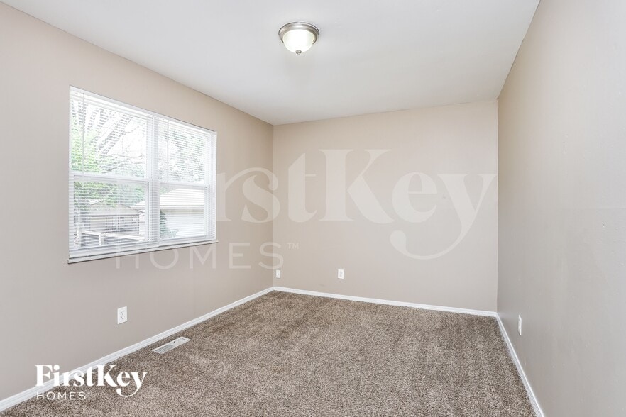 Building Photo - 9963 Meadow Ave