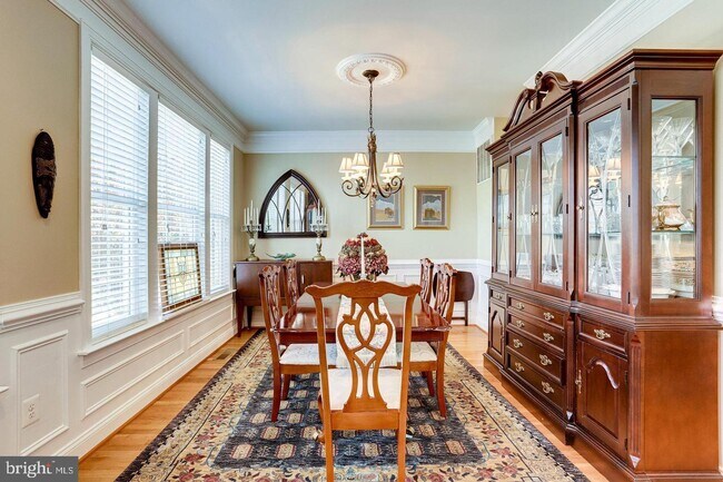 Building Photo - 47571 Royal Burnham Terrace