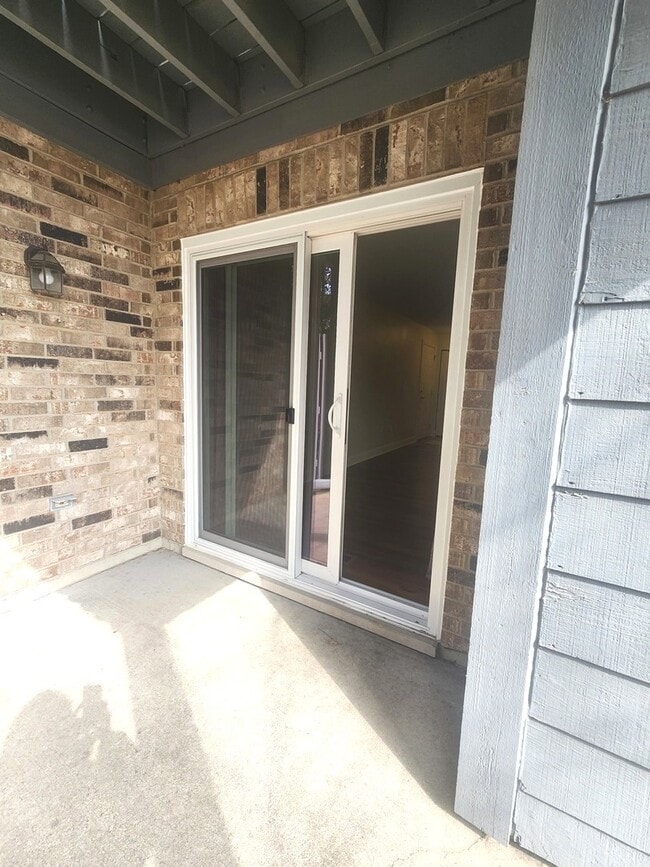 Building Photo - 43 Foxcroft Rd