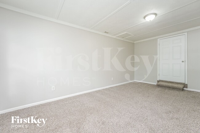 Building Photo - 1038 Adrian Cir SW