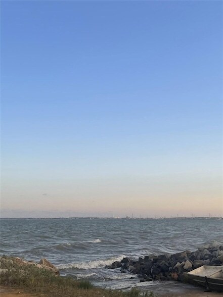 Building Photo - 4518 N Heron Dr