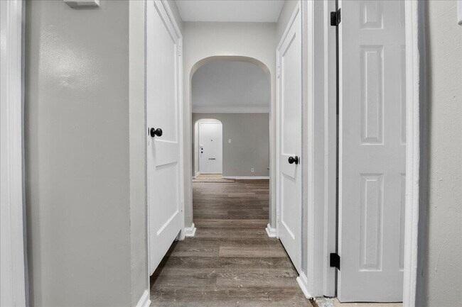 Building Photo - 16283 Carlisle St