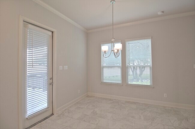 Building Photo - 3723 Las Casitas
