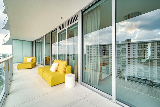 Building Photo - 2200 N Ocean Blvd