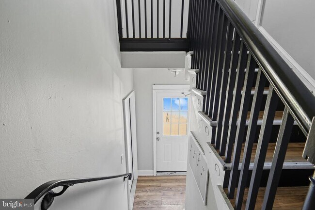 Building Photo - 3919 R St SE