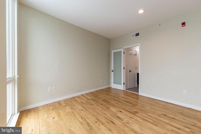 Building Photo - 1317 Frankford Ave