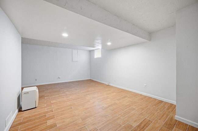 Building Photo - 10609 Oxford Ct