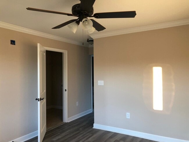 Building Photo - 66 Bellvue Dr