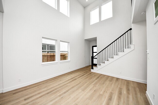 Building Photo - 4338 Avron Dr