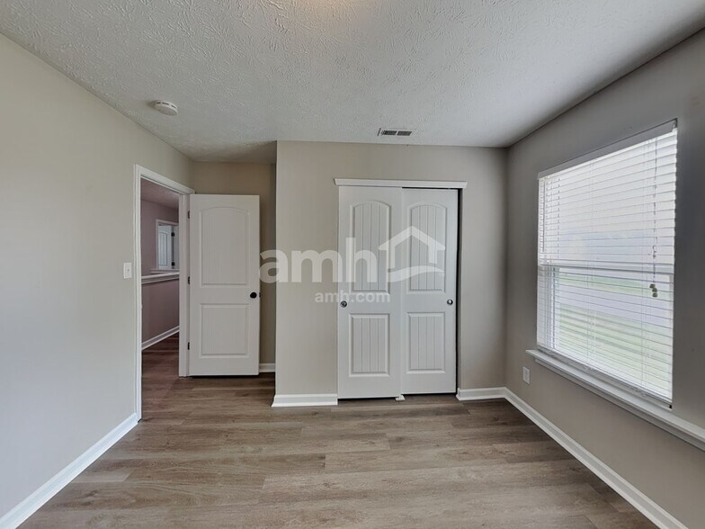Building Photo - 1151 Fiesta Dr