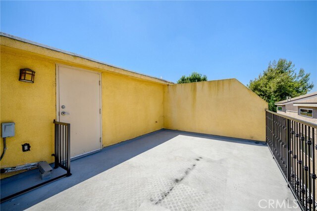 Building Photo - 5521 Kester Ave