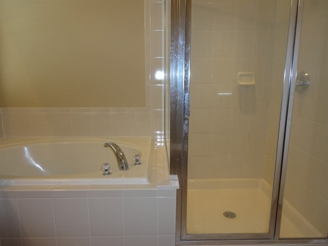 Building Photo - 2512 Holly Pine Cir