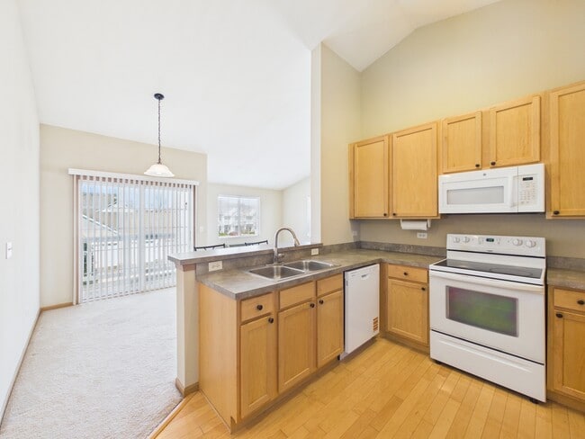 Building Photo - 917 Silverstone Dr