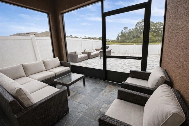 Building Photo - 417 Tanglewood Dr