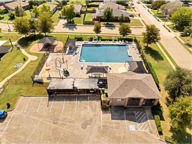 Building Photo - 8504 Seven Oaks Ln