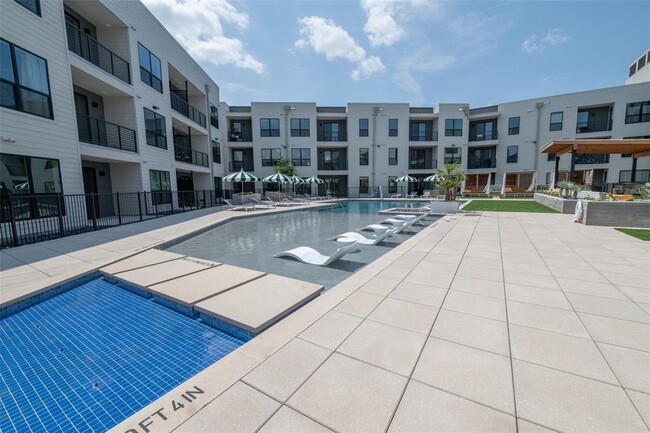 Building Photo - 1701 Simond Ave Ave