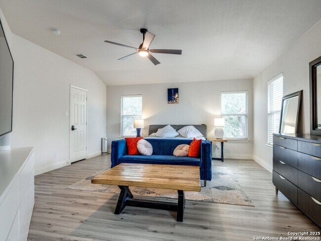 Building Photo - 19606 Flair Oak