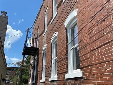 Building Photo - Olive Duplex